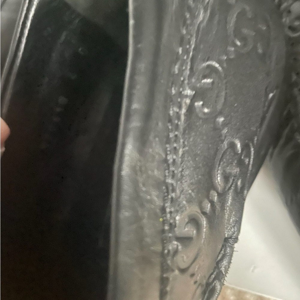 Gucci Black Loafers Slip-On Elegance - Picture 2 of 15